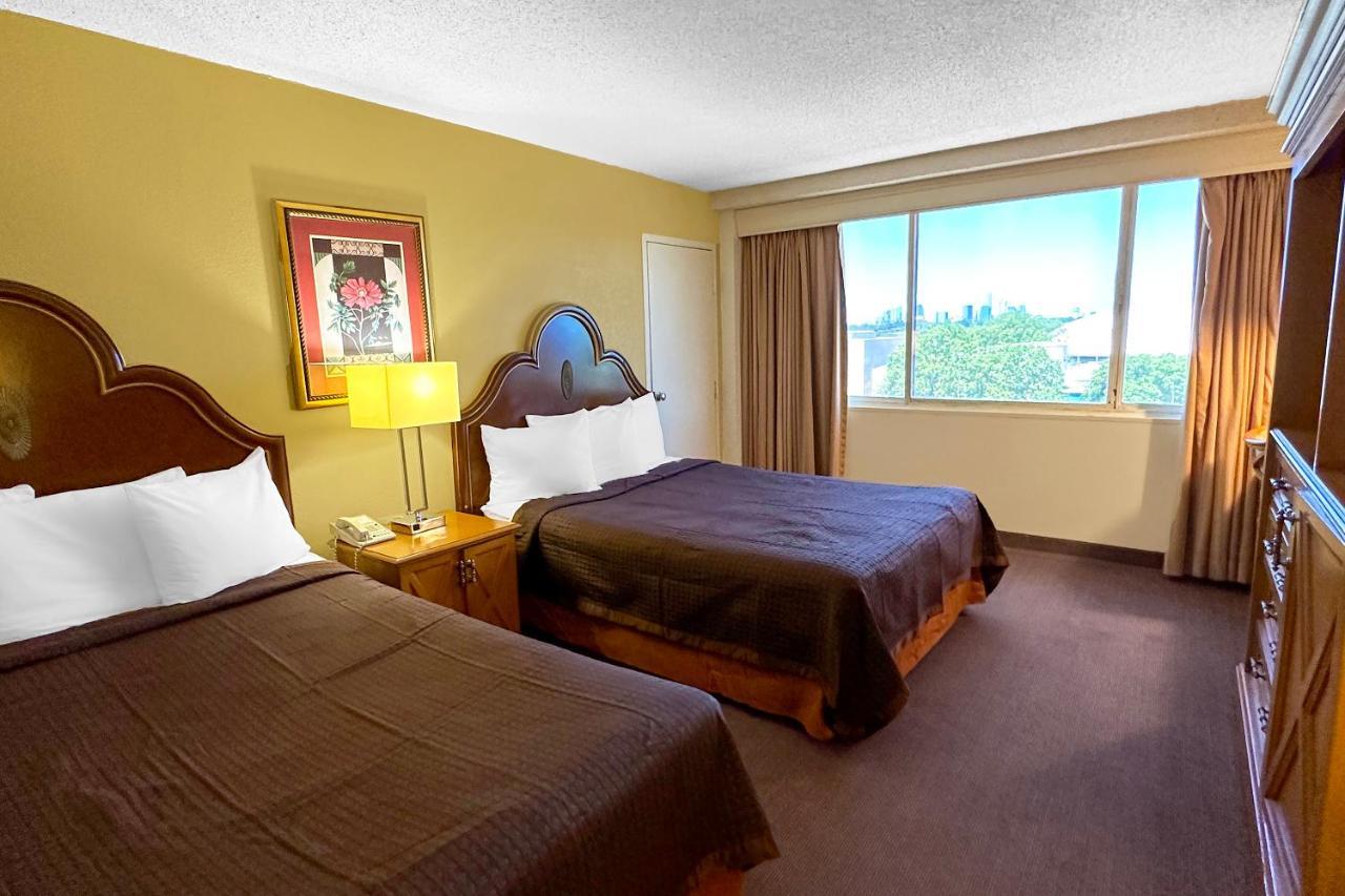 Golden Green Hotel By Oyo Charlotte Extérieur photo