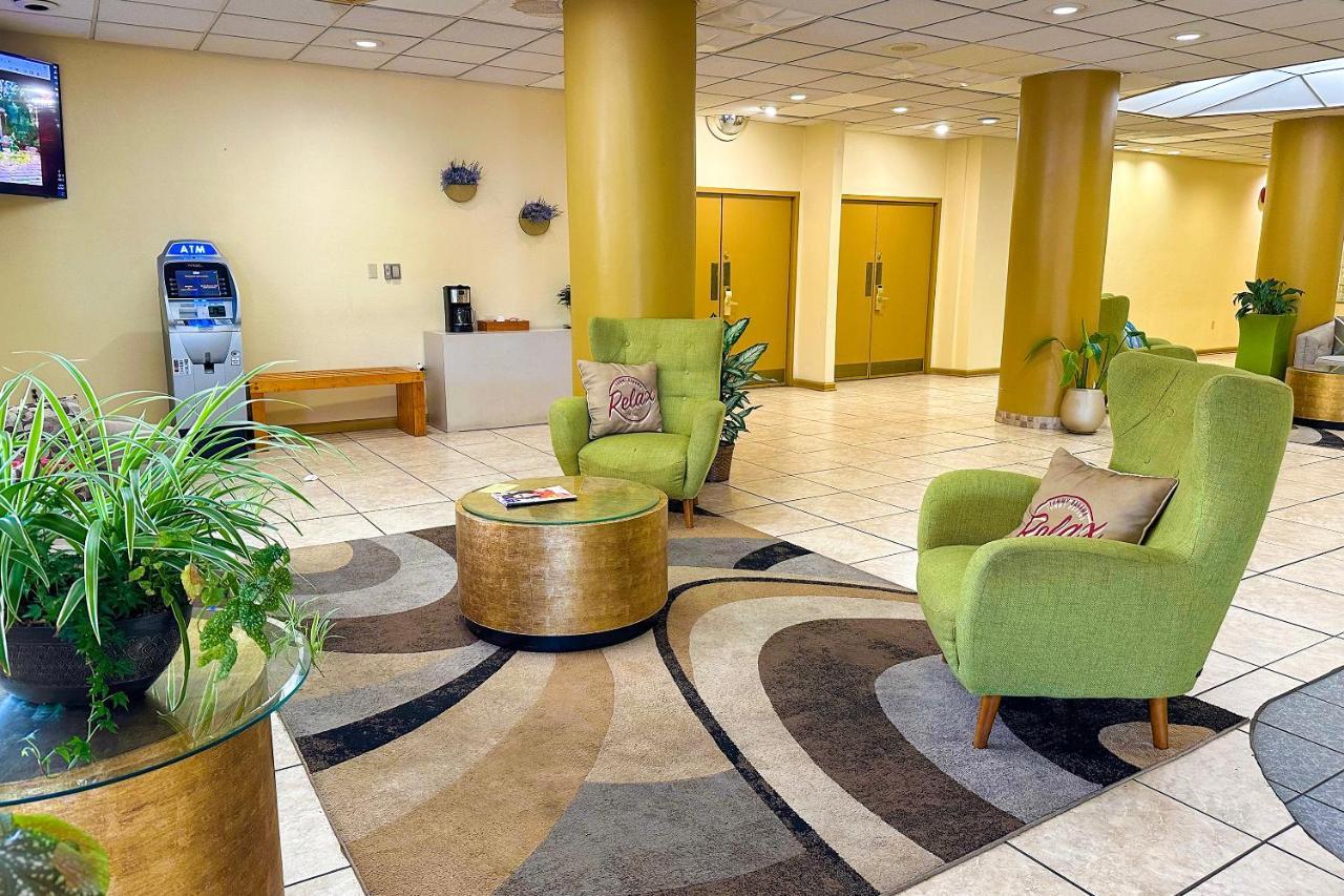 Golden Green Hotel By Oyo Charlotte Extérieur photo